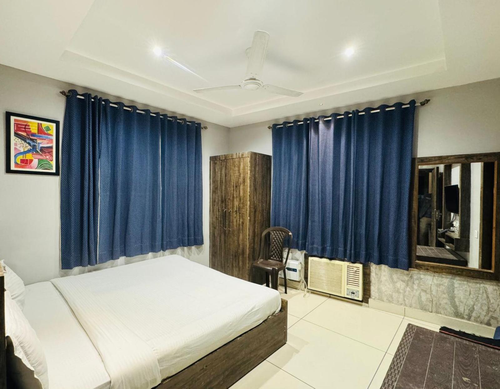 Hotel Pearl Inn Rudrapur Eksteriør bilde